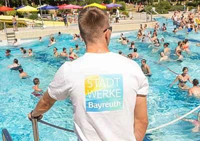 Kreuzsteinbad Bayreuth, ein Bad der Stadtwerke Bayreuth Kreuzsteinbad Bayreuth, ein Bad der Stadtwerke Bayreuth